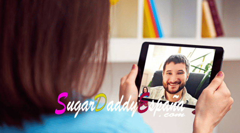 sugar baby hace videollamada con un sugardaddy
