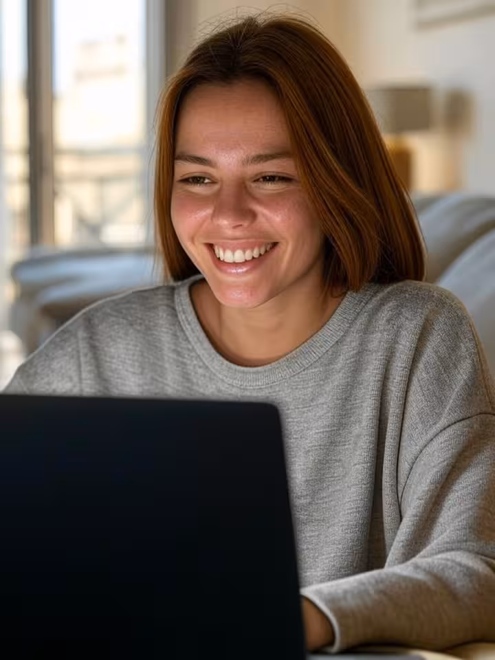 Sugar baby española en videollamada con su pareja a distancia